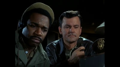 Papa Schultz 1971 saison 01 episode 17 .