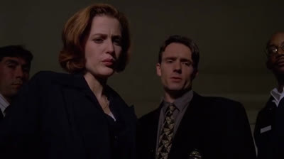 X Files Aux frontieres du reel 5x06 VF .